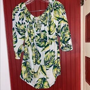 Leaf Patterned Women's Blouse OS